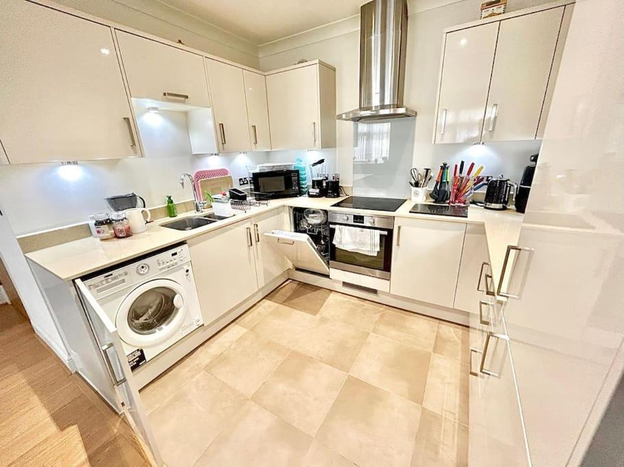 Lovely Cosy Apartment Bromley Luaran gambar